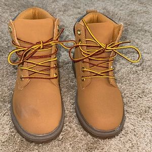 🔥Boys Eddie Bauer Boots Size 13🔥
